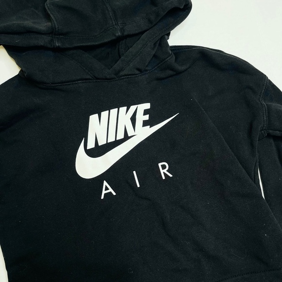 NIKE Air Girl’s Black Cropped Swoosh Logo Graphic Pullover Hoodie Size XS - Picture 2 of 8